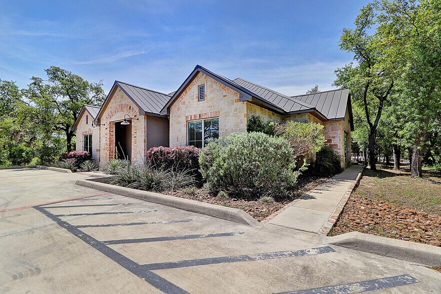 More Photos Of 8122 Whisper Oak, San Antonio Office For Sale