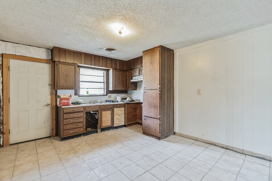More Photos Of 604 N 3rd St, Haskell Multifamily For Sale