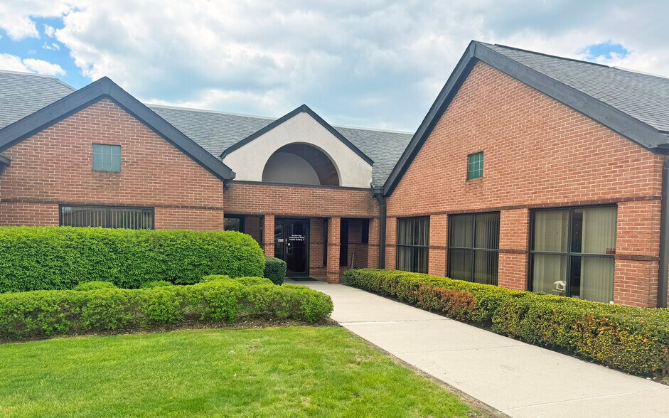 Primary Photo Of 35050-35054 23 Mile Rd, New Baltimore Medical For Lease