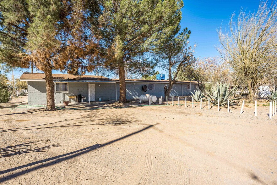 More Photos Of 370 E Ohara Rd, Anthony Apartments For Sale