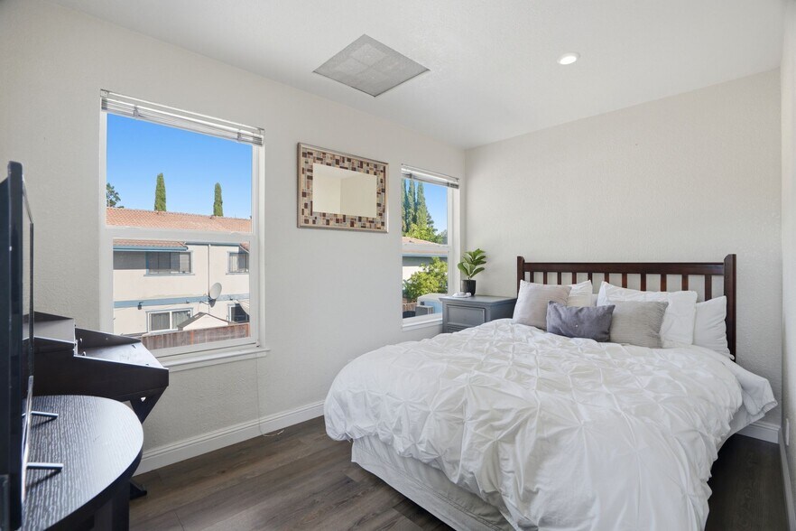 More Photos Of 1131 Luchessi Dr, San Jose Office Residential For Sale