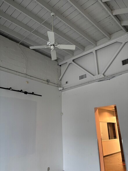 More Photos Of 209 N Main St, Tulsa Storefront For Lease