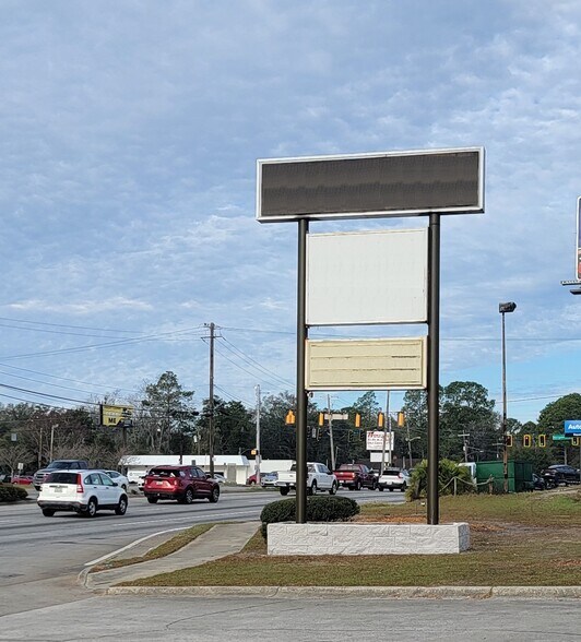 More Photos Of 38 W De Renne Ave, Savannah Unknown For Lease
