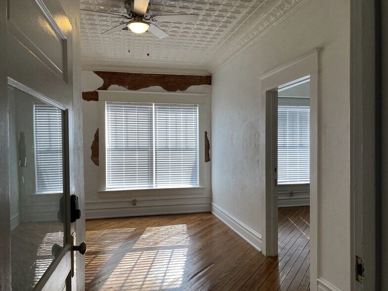 More Photos Of 213 E Louisiana St, McKinney Office For Lease