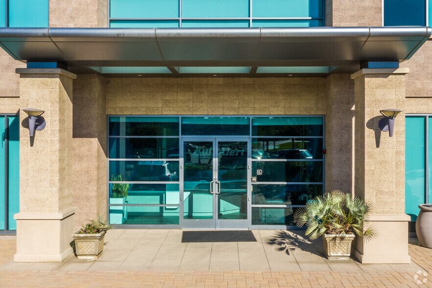 More Photos Of 9050 Irvine Center Dr, Irvine Office For Lease