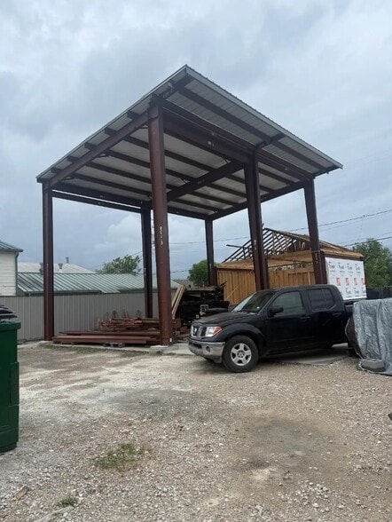 More Photos Of 1103 W Cavalcade St, Houston Industrial For Lease