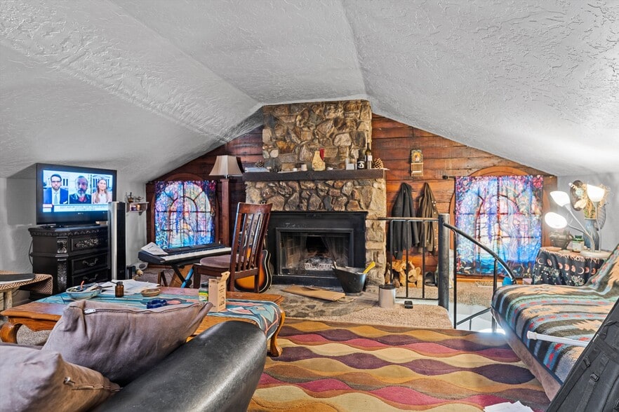 More Photos Of 17539 Elizabeth Lake Rd, Lake Hughes Hotel For Sale