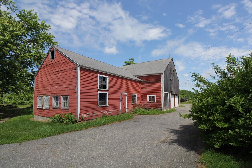 More Photos Of 138 Main Rd, Westhampton Restaurant For Sale