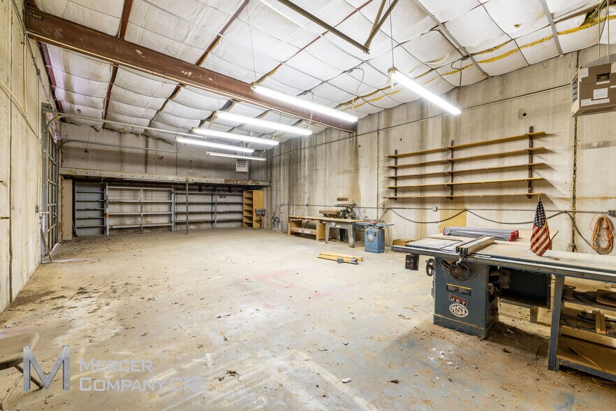 More Photos Of 1312 S Walker Ave, Oklahoma City Light Manufacturing For Sale