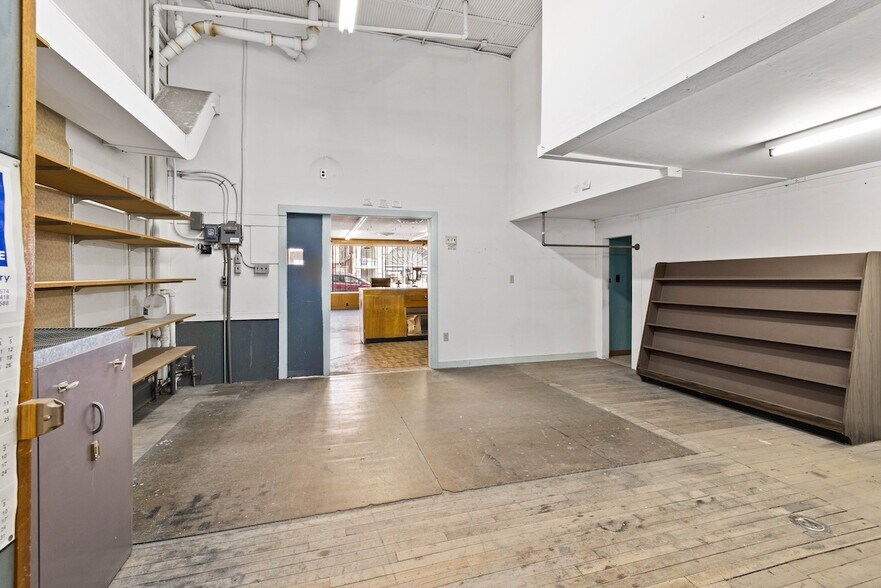 More Photos Of 313 N Main St, Ellensburg General Retail For Sale