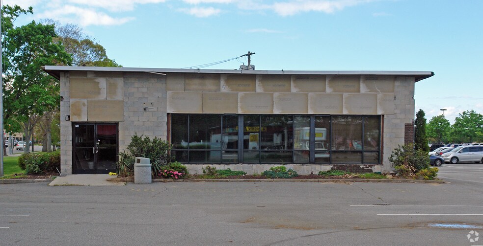 More Photos Of Centereach Mall, Centereach Restaurant For Lease