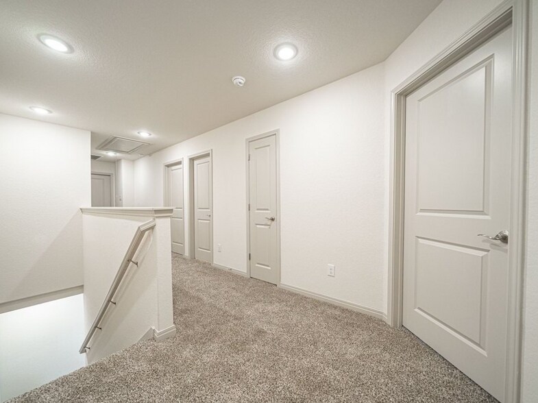 More Photos Of 6408 Segovia Ranch, San Antonio Apartments For Sale