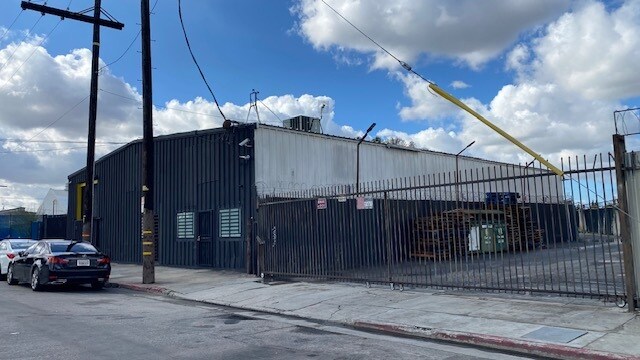 More Photos Of 5957 S St Andrews Pl, Los Angeles Warehouse For Sale