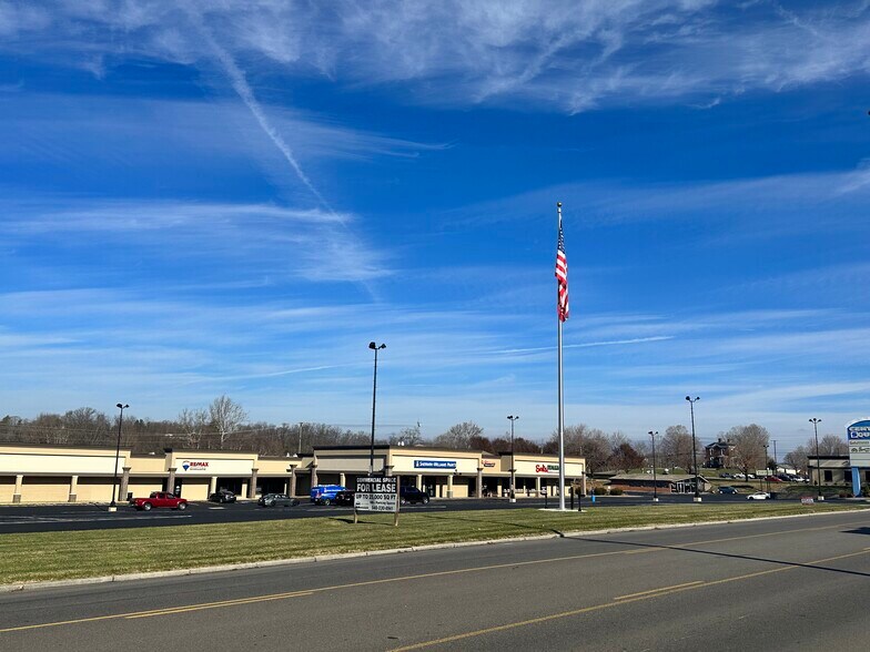 More Photos Of 719-725 W Main St, Radford Unknown For Lease