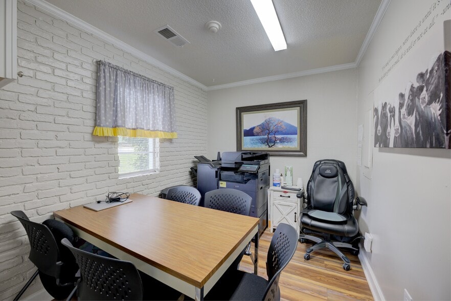 More Photos Of 2126 Chestnut St, Columbia Schools For Sale