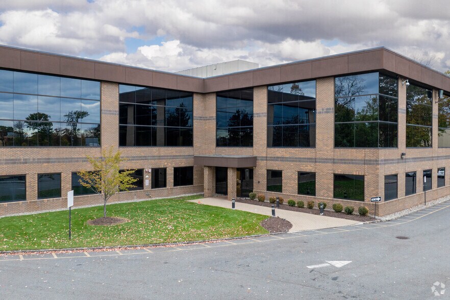 More Photos Of 199 Pomeroy Rd, Parsippany Office For Sale