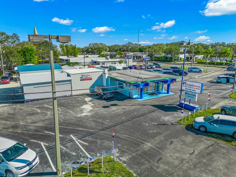 More Photos Of 5611 S Tamiami Trl, Sarasota Freestanding For Sale