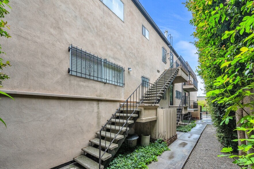More Photos Of 1630 Hilts Ave, Los Angeles Apartments For Sale