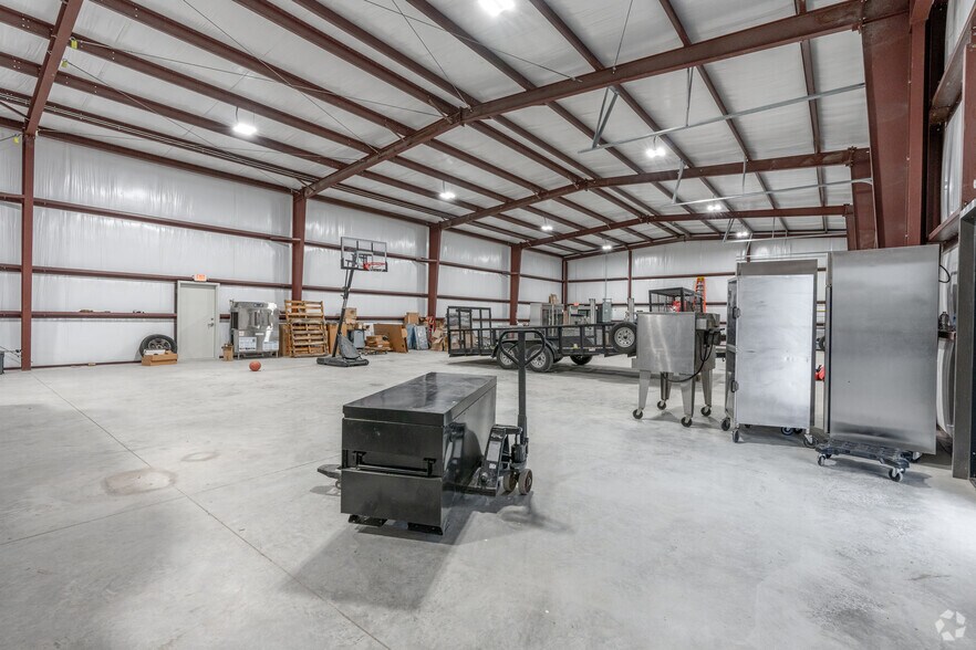 More Photos Of 2328 Seaborn Rd, Ponder Warehouse For Lease
