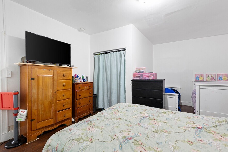 More Photos Of 125 W State St, Kennett Square Apartments For Sale