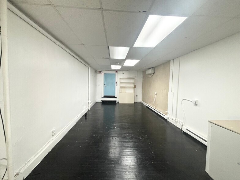 More Photos Of 154-162 Humphrey St, Swampscott Storefront Retail Office For Lease