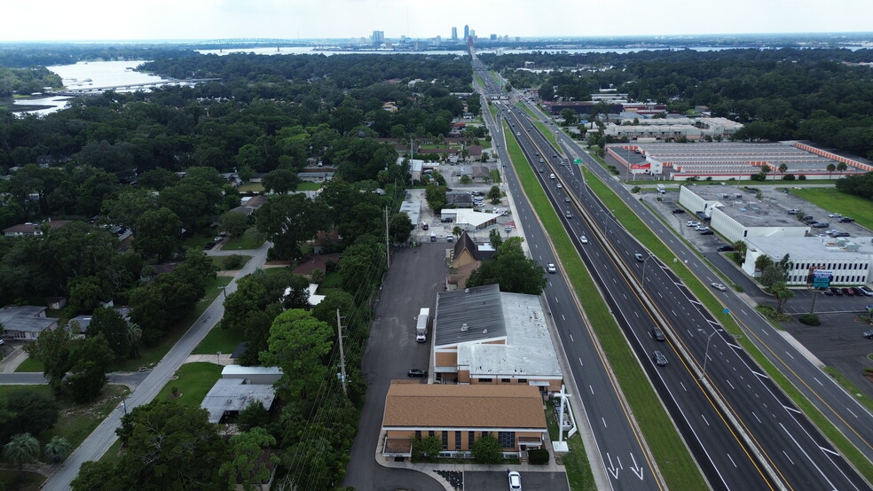 More Photos Of 6612 Arlington Expy, Jacksonville Schools For Lease