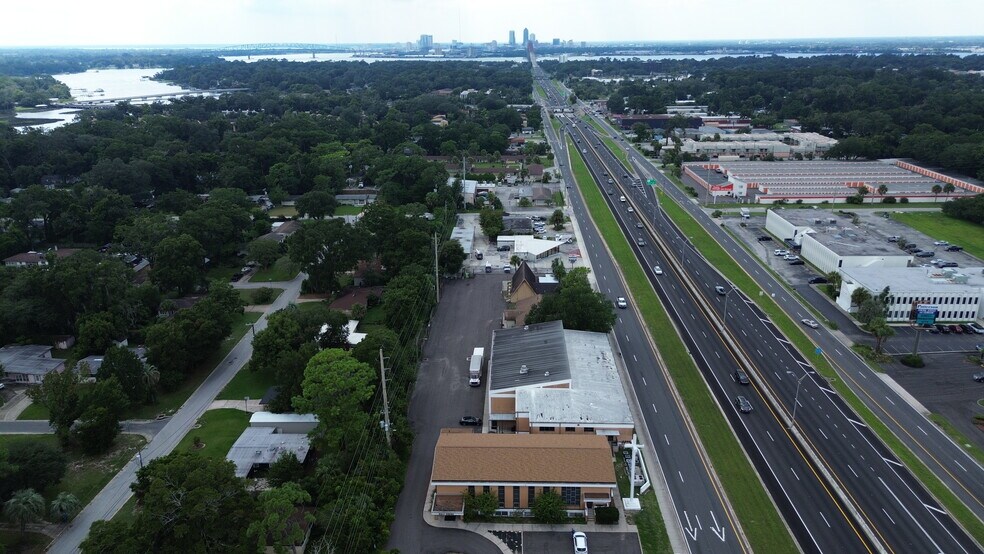 More Photos Of 6612 Arlington Expy, Jacksonville Schools For Lease