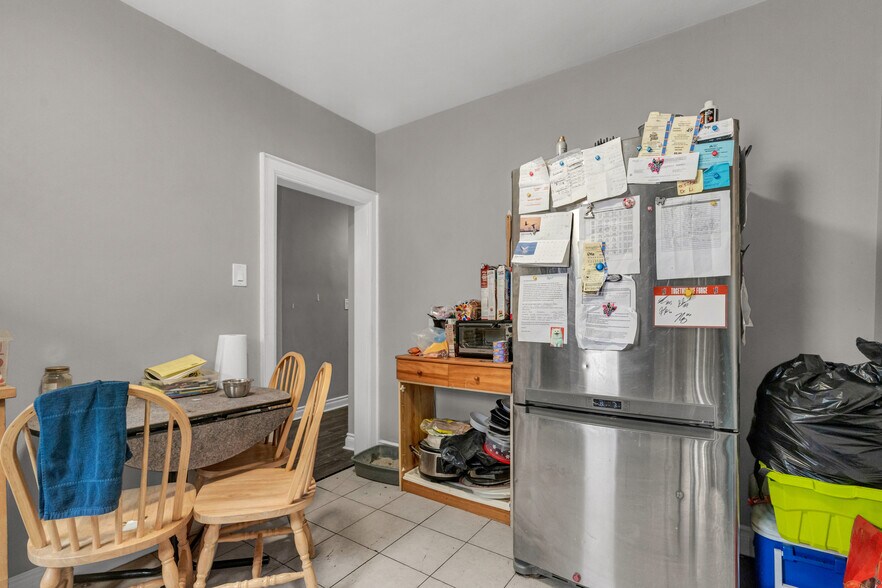 More Photos Of 70 Ottawa St N, Hamilton Storefront Retail Residential For Lease