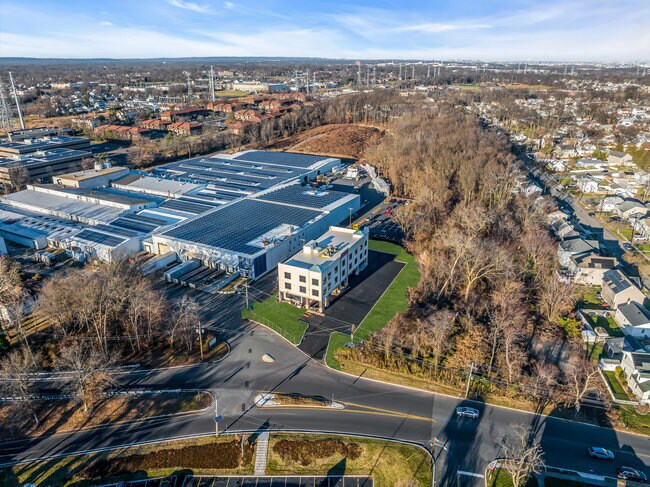 More Photos Of 374 Green St, Woodbridge Coworking Space