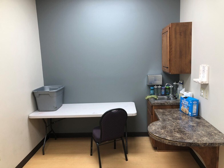 More Photos Of 315 W 3rd St N, Newton Office For Sale