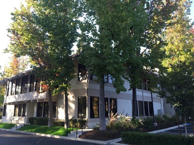 More Photos Of 128 Auburn Ct, Westlake Village Medical For Lease