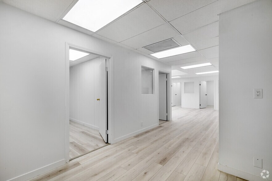 More Photos Of 11520 Jefferson Blvd, Culver City Light Distribution For Sale