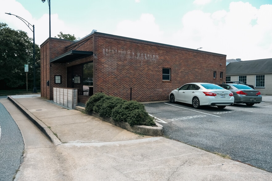 More Photos Of 220 E Coffee St, Greenville Restaurant For Lease