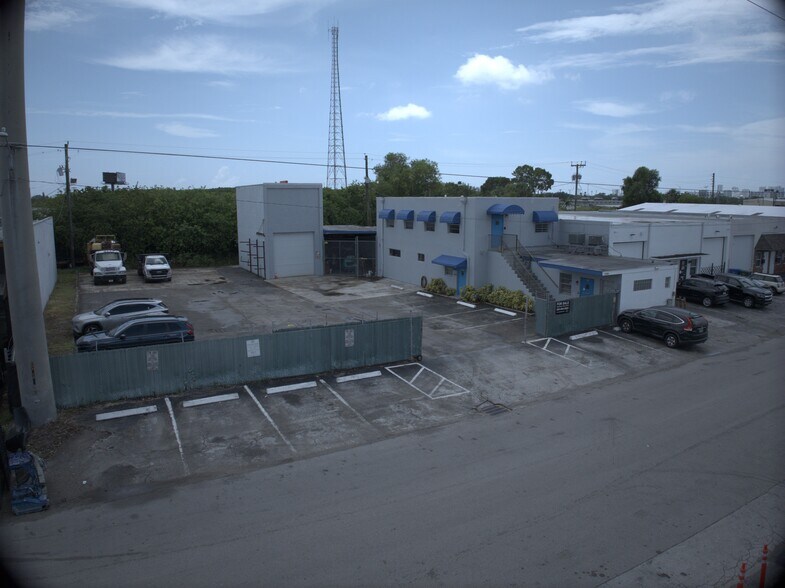 More Photos Of 2930 NW 17th Ter, Oakland Park Manufacturing For Sale