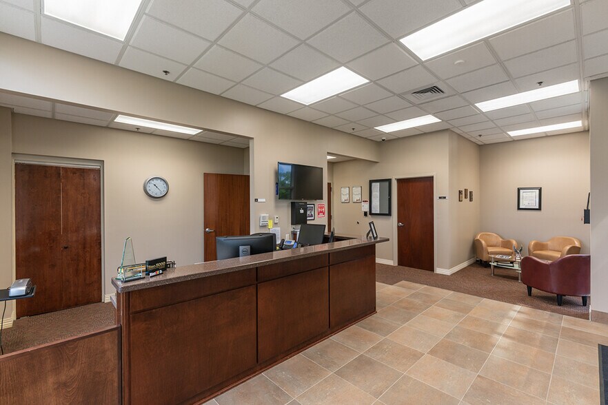 More Photos Of 330 Bob Heath Dr, Huntsville Office For Lease