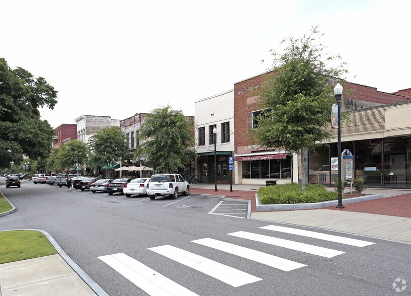 More Photos Of 1023 Broadway, Columbus Storefront For Lease