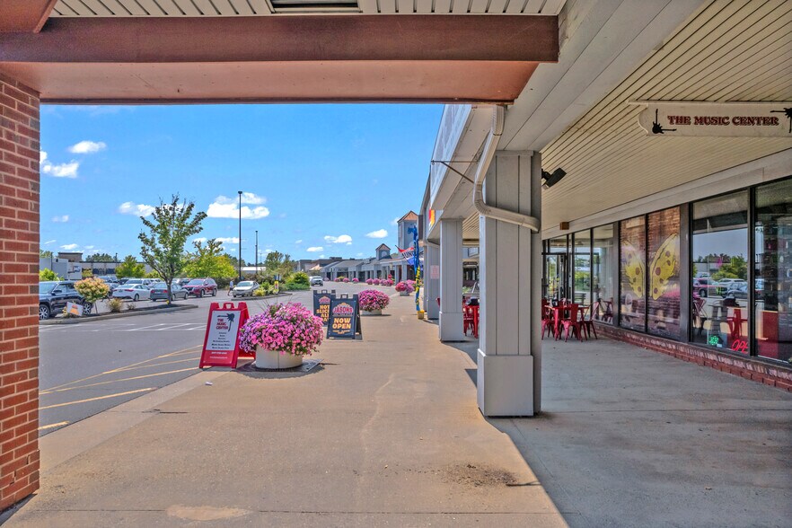 More Photos Of 49-55 Topsham Fair Mall Rd, Topsham Freestanding For Sale
