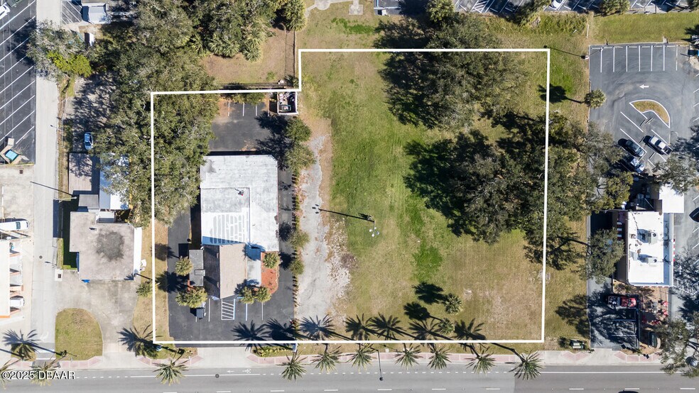 More Photos Of 1903 S Ridgewood Ave, Daytona Beach Bar For Sale