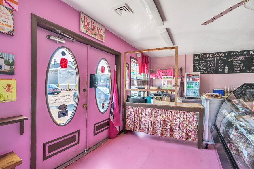 More Photos Of 7778 Highway 42, Egg Harbor Restaurant For Sale