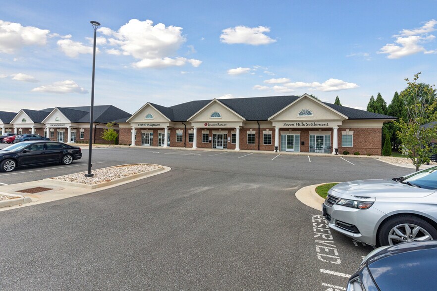 More Photos Of 1415 Crossings Center Dr, Forest Unknown For Lease