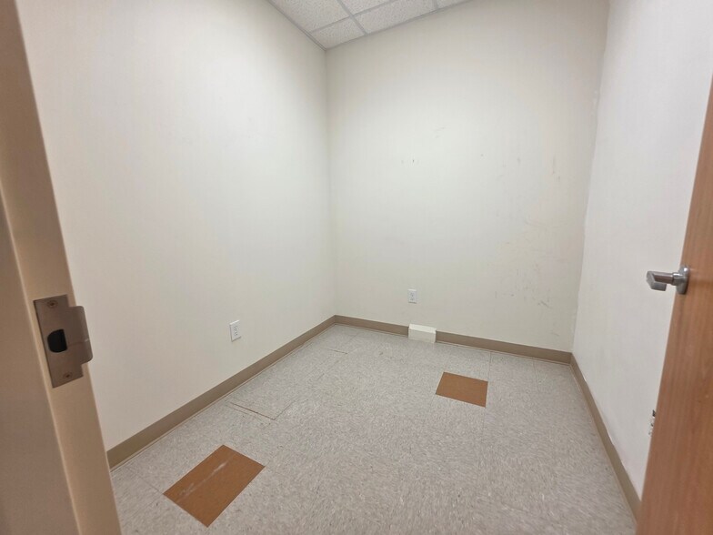 More Photos Of 19121 W Little York, Katy Medical For Lease