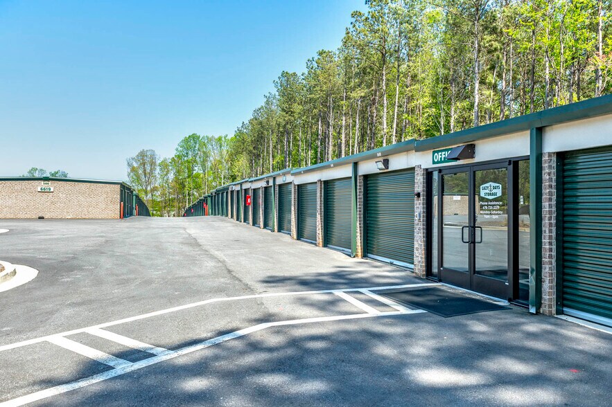 More Photos Of 6619 Lanier Islands Pky, Buford Self Storage For Sale