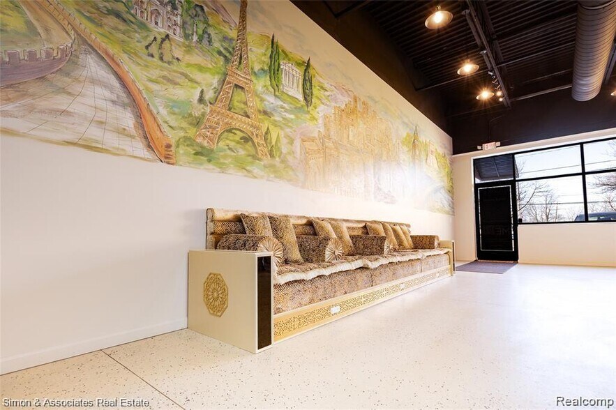 More Photos Of 3065 Oakwood Blvd, Melvindale Loft Creative Space For Lease