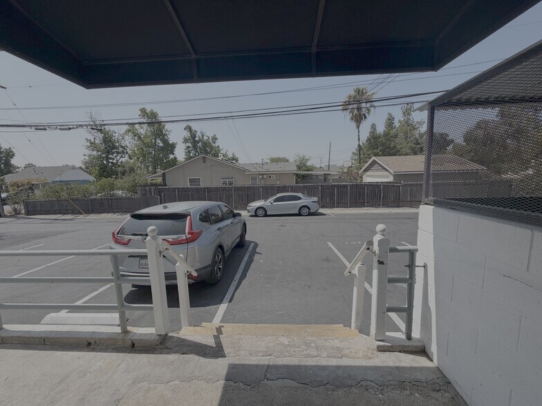 More Photos Of 122-130 E Foothill Blvd, Arcadia Freestanding For Lease