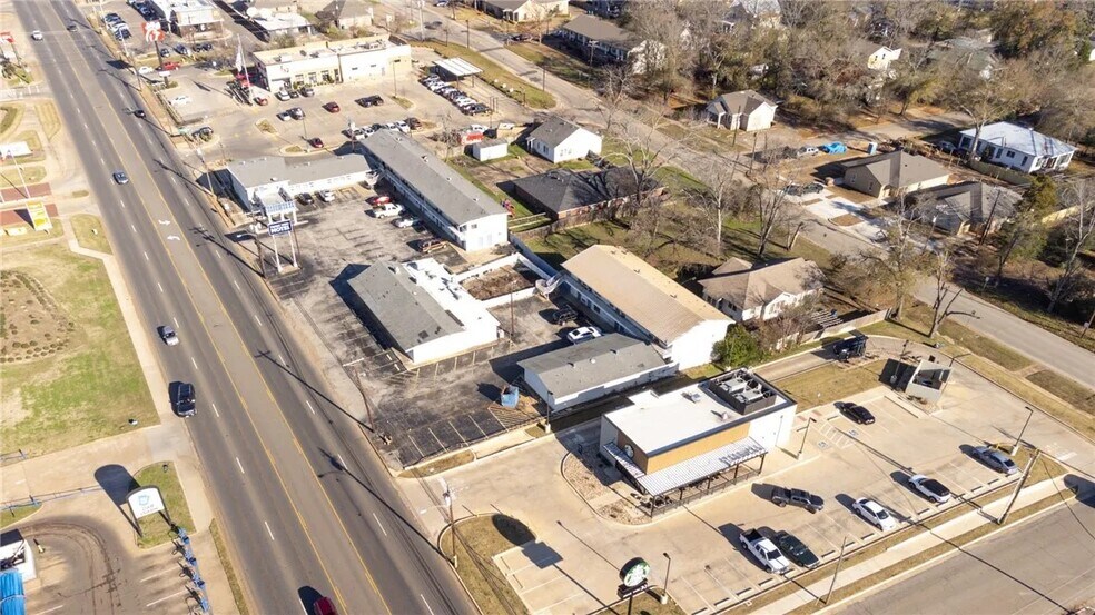 More Photos Of 520 S Jackson St, Jacksonville Hotel For Sale