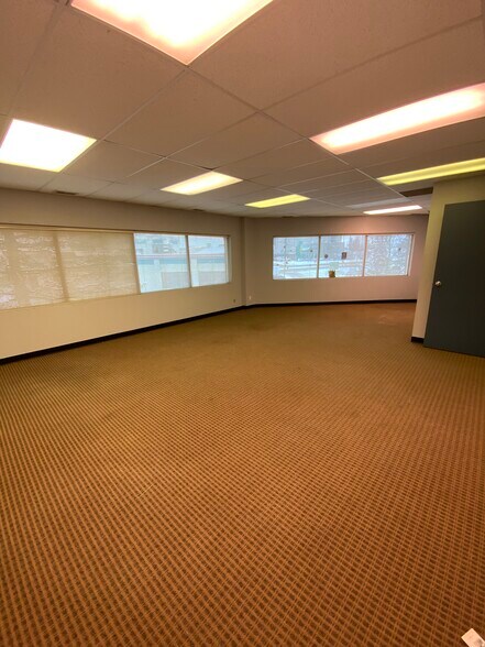 More Photos Of 2908 2nd Ave SE, Calgary Warehouse For Lease