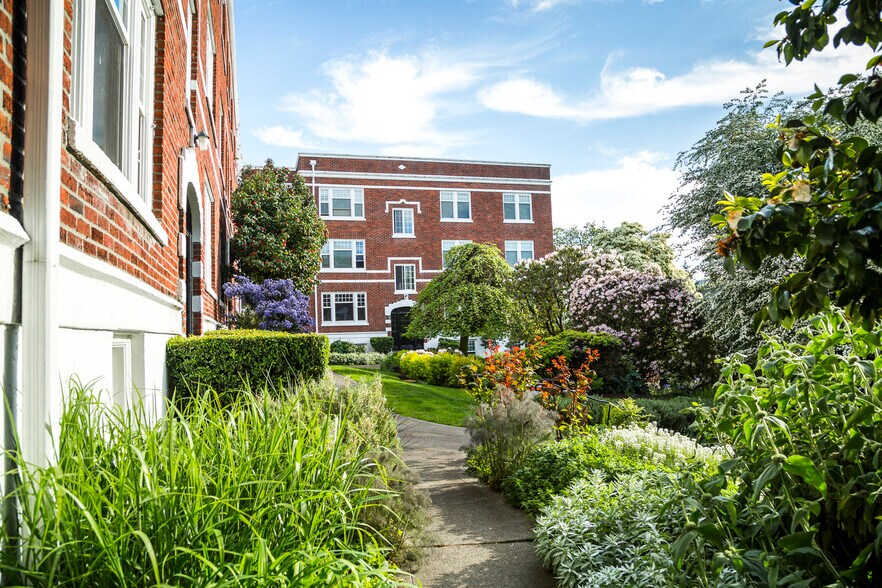 More Photos Of 615 Bellevue Ave E, Seattle Apartments For Sale