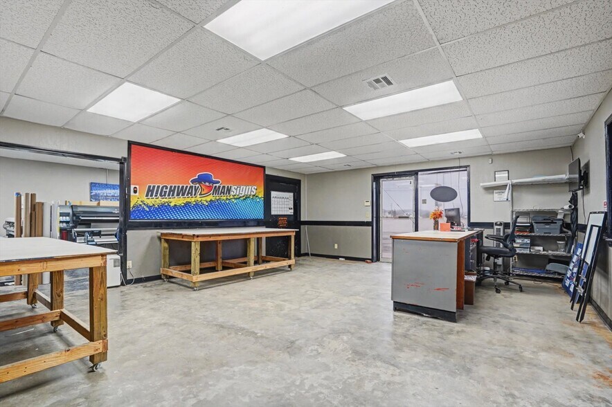 More Photos Of 603 W Rogers Blvd, Skiatook Freestanding For Sale