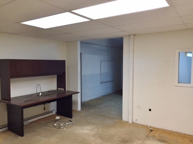 More Photos Of 273 Indian River Rd, Orange Warehouse For Lease