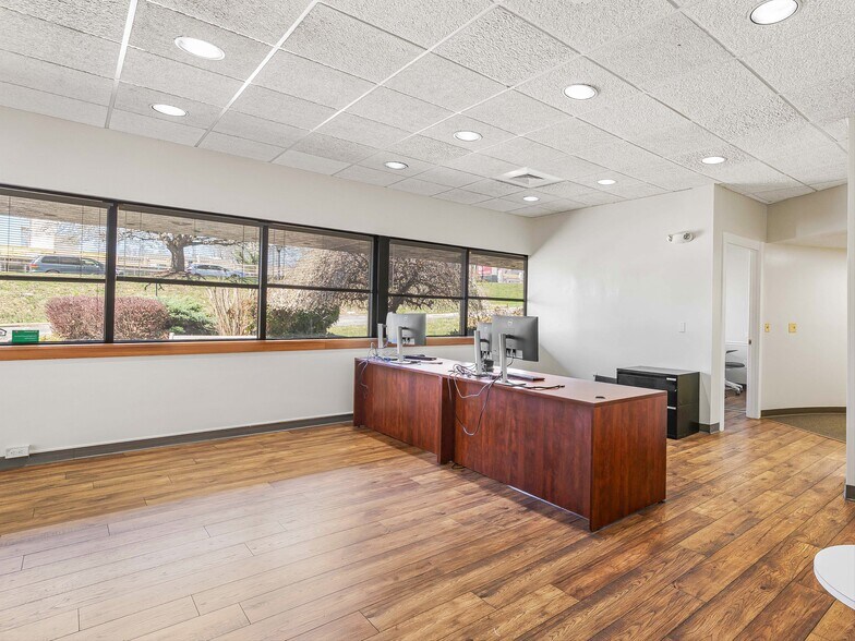 More Photos Of 86 Asheland Ave, Asheville Medical For Lease